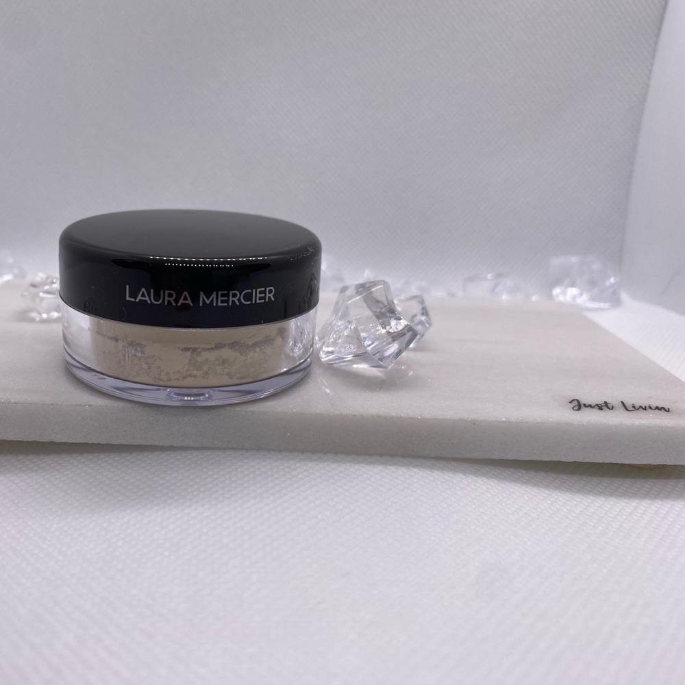 💋 Translucent Loose Setting Powder - Picture 2 of 9